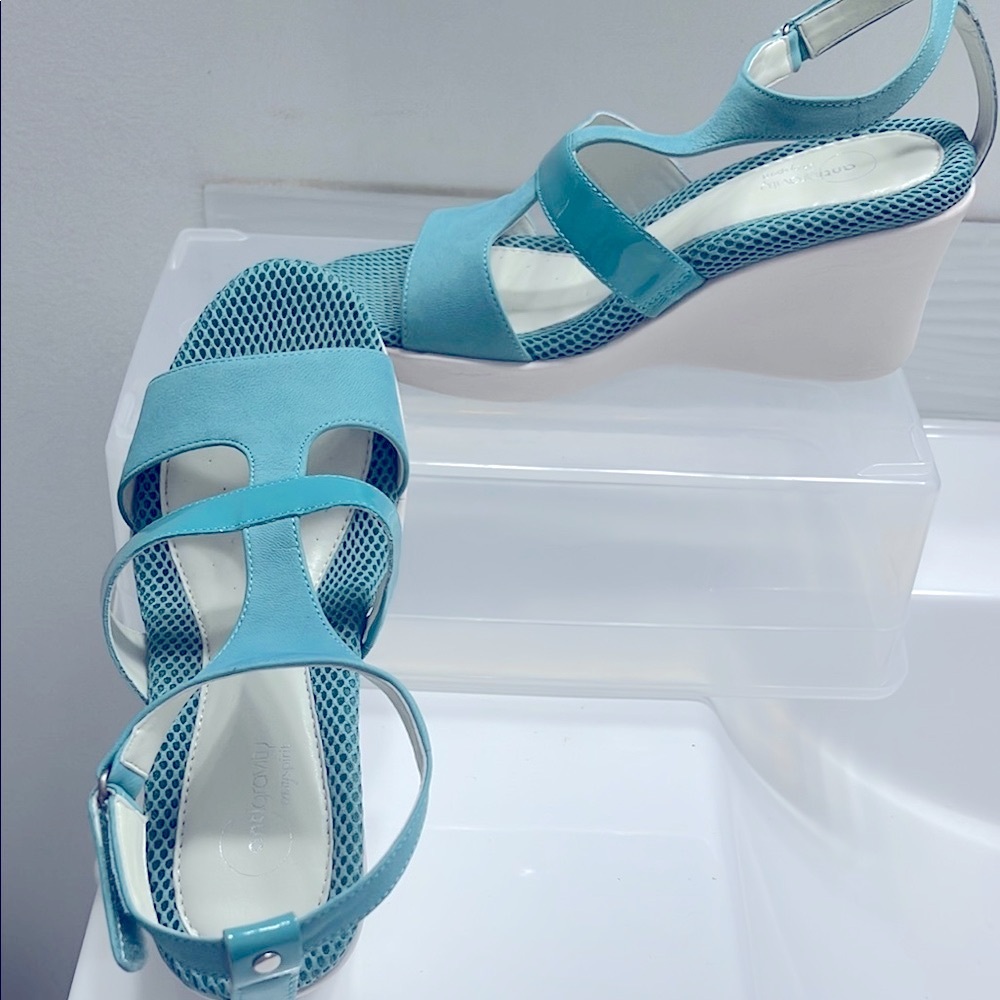 Easy Spirit Turquoise Wedge Sandals
